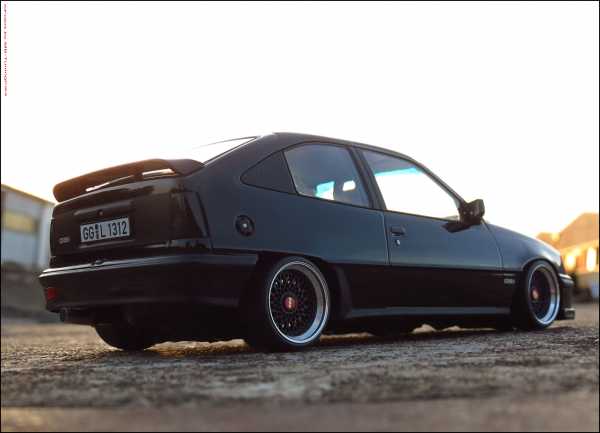 1:18 Opel Kadett E GSI Schwarz mit OVP